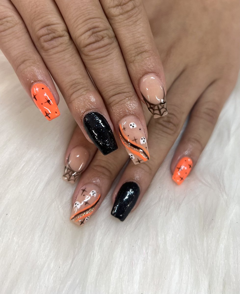 Makaayyllaa's tweet photo. 🕸️🕷️ https://t.co/t3XVUa8y9q