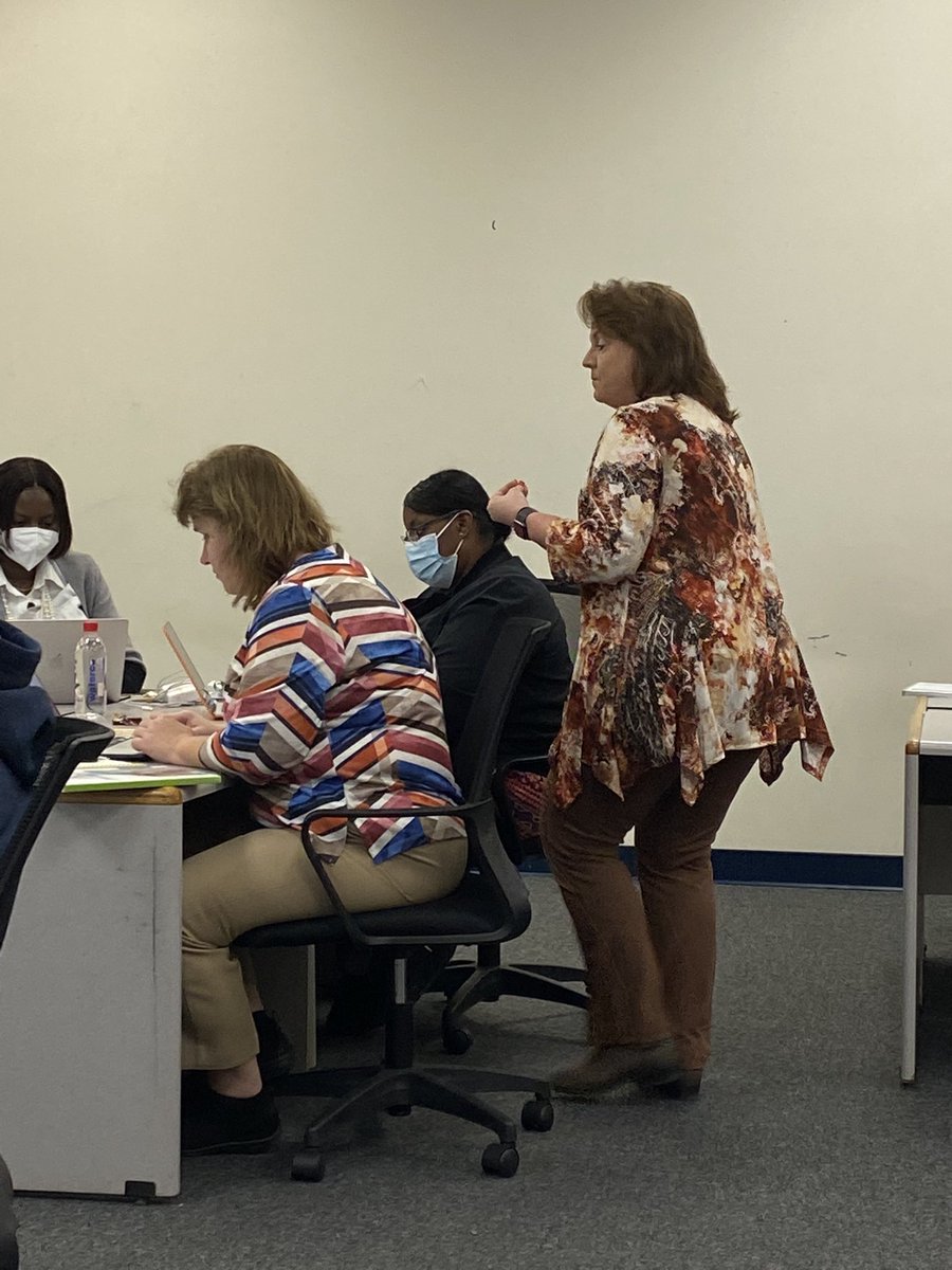 jjp_higgs's tweet photo. iReady Math in progression. Middle school teachers #readingwithpurpose #createownidentity #makingsenseoftheproblem @otis_dr @BCoSchools @bulluckl @CurriculumAssoc https://t.co/SbArDbkCuL