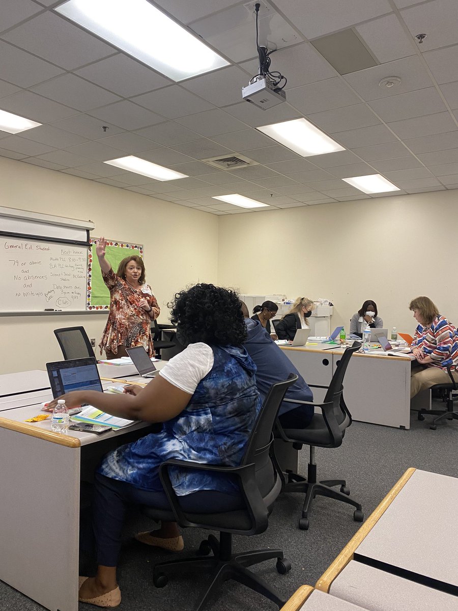 jjp_higgs's tweet photo. iReady Math in progression. Middle school teachers #readingwithpurpose #createownidentity #makingsenseoftheproblem @otis_dr @BCoSchools @bulluckl @CurriculumAssoc https://t.co/SbArDbkCuL