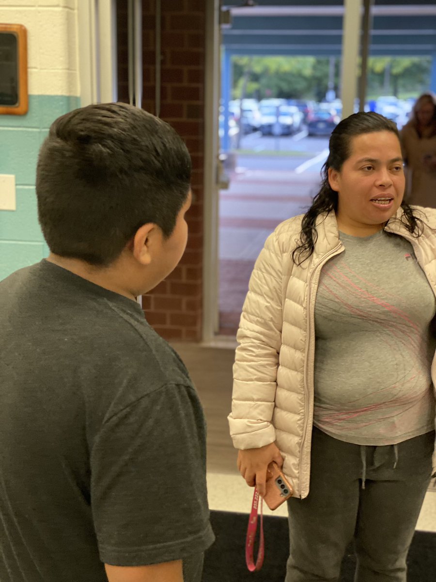leaklein14's tweet photo. Student Interpreter Team from @desmaresschool did a great job supporting our families and guiding them through our school. #eslinaction https://t.co/XJtJ0ROtHu
