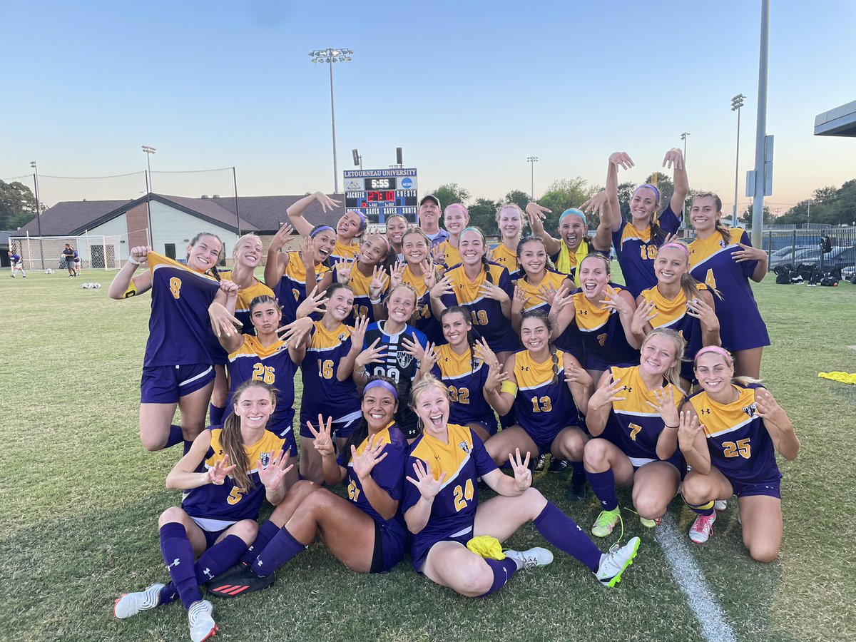 best opening record in program history: ✔️ 

8️⃣-0️⃣ 

#gocru