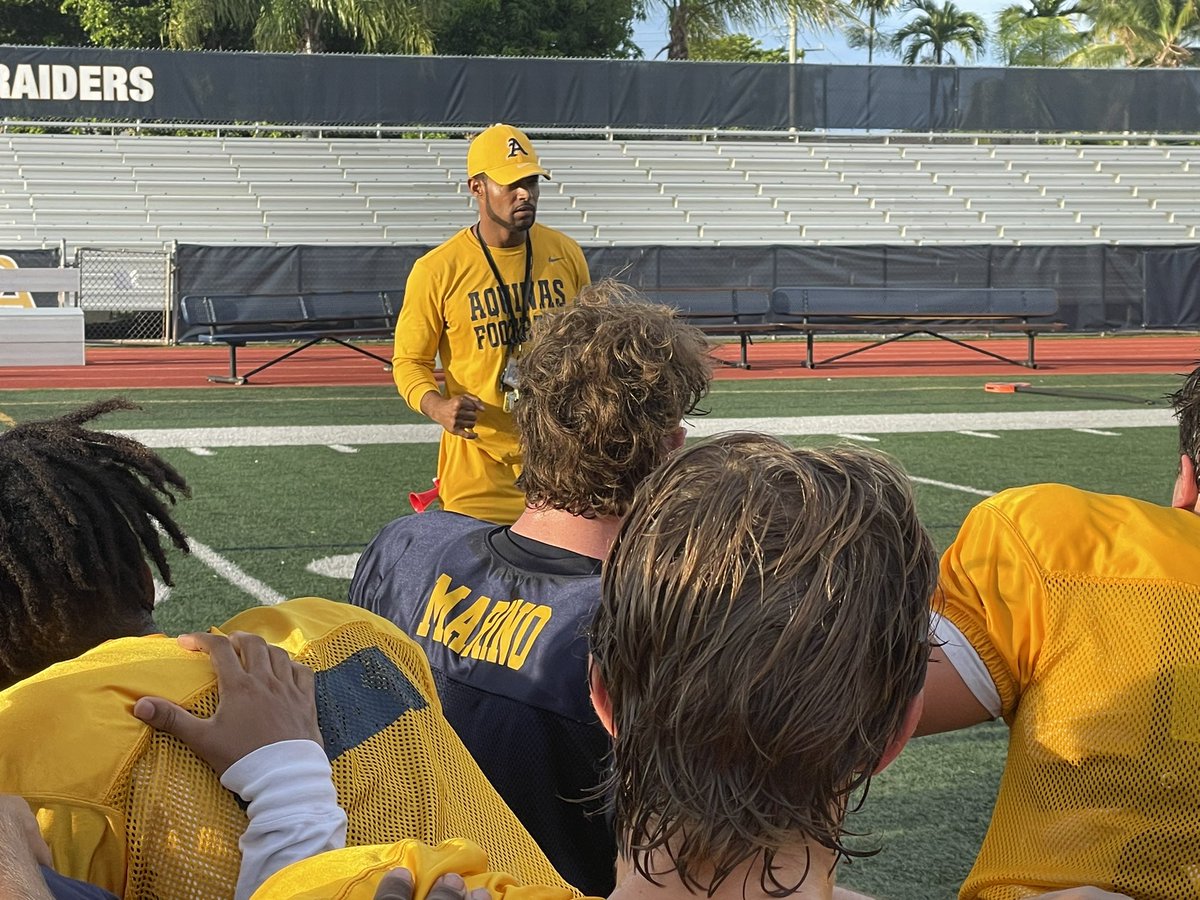 STA_Football's tweet photo. 🔹🔸 ADJUST, IMPROVISE, ADAPT, OVERCOME🔸🔹

#GoldBlooded
#ChurchGang
#YouGoWeGo
@CoachHarriott https://t.co/Ynq29FzON3