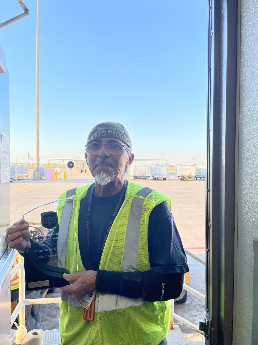 Congratulations to Ino Leyva of 25 years service and his retirement from UPS.  Best of luck on your next chapter. ⁦                                     ⁦<a href="/DfwTwilight/">Dfw Twilight</a>⁩ ⁦<a href="/DfwSmooth/">DFW Smooth Operators</a>⁩ ⁦<a href="/DfwUps/">DFW UPS</a>⁩ ⁦<a href="/joeboyleups/">Joe Boyle</a>⁩ <a href="/RobertD10474515/">Robert Downs</a> ⁦<a href="/SueLisemby/">S. Lisemby @#RGRLVR</a>⁩ ⁦