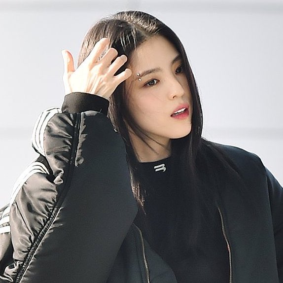 lip piercing and now eyebrows.. i am losing my whole mind