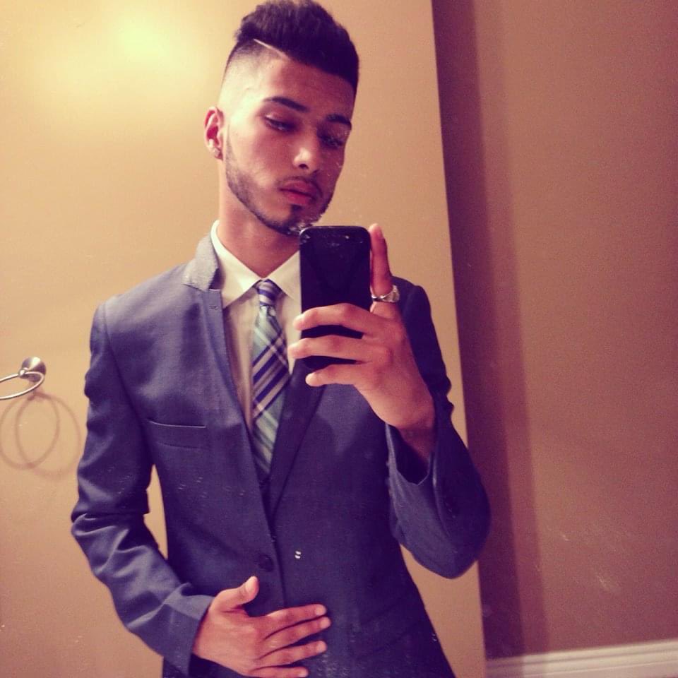 Trillz's tweet image. 18 vs Now , hair was super short before 🤭