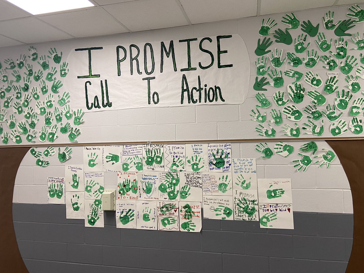Highview6th's tweet photo. Here is one of our @sandyhook #StartWithHelloWeek projects @Highview6th ! We “growing”kind and accepting! #HighviewExperience #MiddieRising #AimHIGHview https://t.co/NG1kL5n1gC