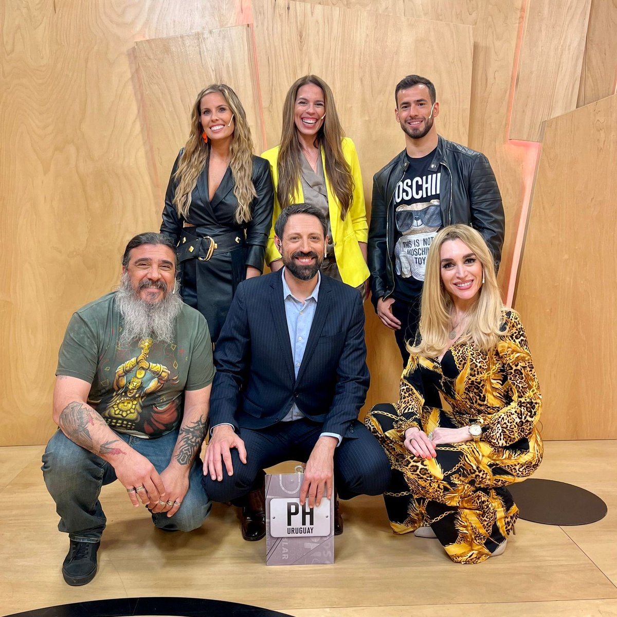 ¡Ya estamos en #ModoEncuentro con todas las confesiones! 🔥 HOY ElCammarota recibe a <a href="/fatimaflorez/">Fatima Florez</a>, <a href="/camilaraj/">CAMILA</a>, <a href="/SantiComba/">Santi</a>, <a href="/FrankieLampa/">Frank Lampariello</a> y <a href="/carlalorenzok/">carla lorenzo selave</a> 🙌 

¡Ahora por la pantalla de <a href="/Canal4_UY/">Canal 4</a>! 📺