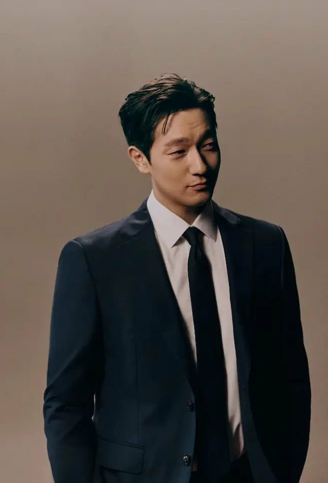 ssonskk's tweet photo. he looks like he knows something i don't and he's gonna give me hell for it https://t.co/py4RlxPkD1