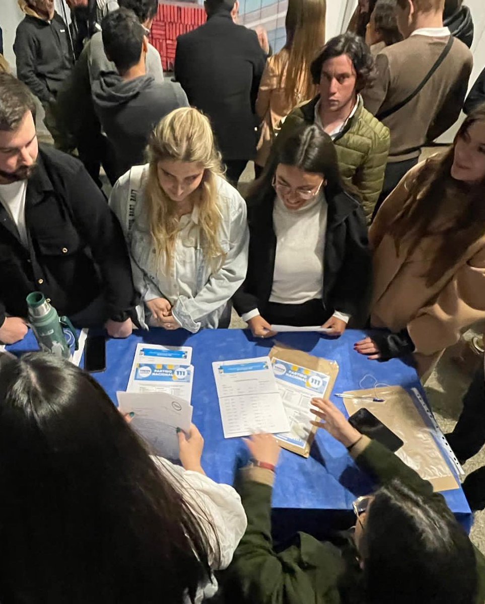 jovenes111's tweet photo. Quedó presentada, una elección de jóvenes más, la lista 111 ⚪️🔵

Felicitaciones a todos nuestros compañeros! https://t.co/UG6KctuwW3