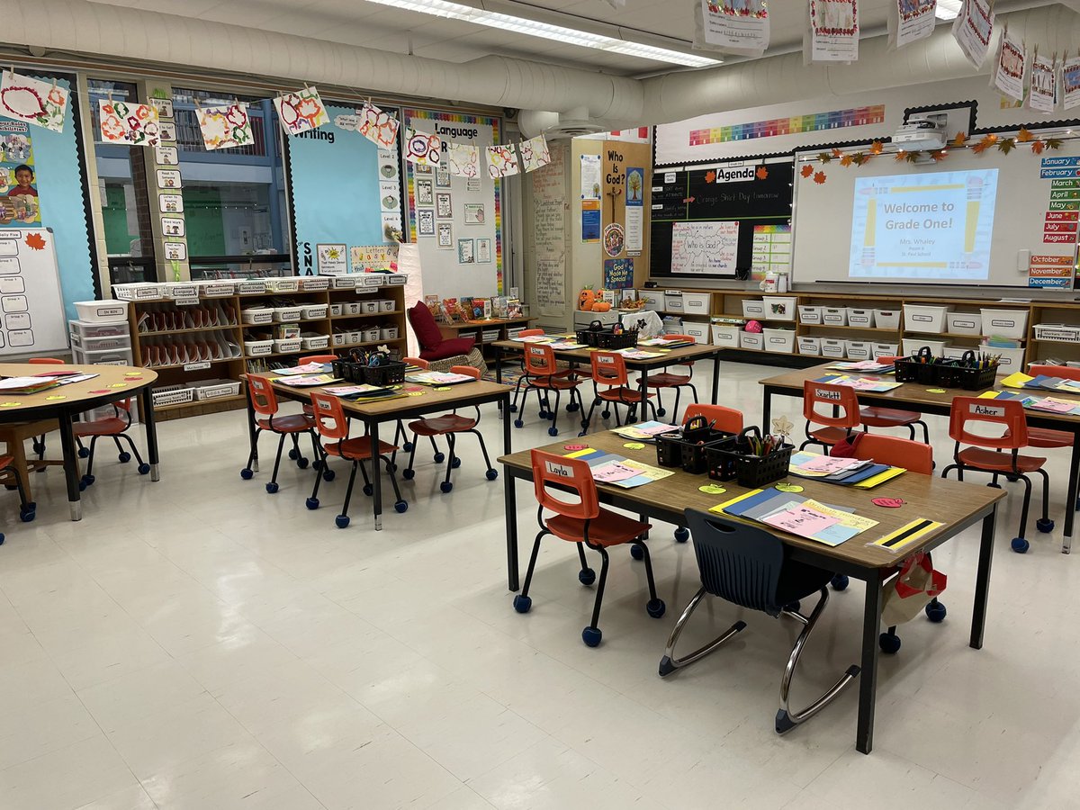 MrsWhaley_'s tweet photo. Thank you to all of the families who came out to our @StPaul_CES #CurriculumNight this evening! 📆👩🏻‍🏫Feeling very blessed to be partners in #CatholicEducation with you all. 🙏✝️  @HCDSB https://t.co/cz71rf81ah