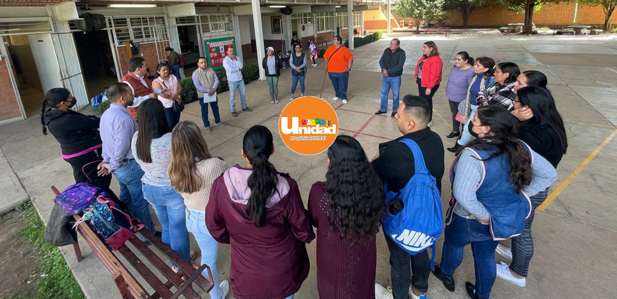 UnidadSNTE47's tweet photo. Hoy visitamos a nuestros compañeros jubilados, docentes activos y trabajadores de la educación de la región sur del Estado, con el fin de conocer sus necesidades y tener ese acercamiento de amigos. #Unidad #SNTE 
#SoyUnidadSNTE47 https://t.co/Bx6p0bk53F