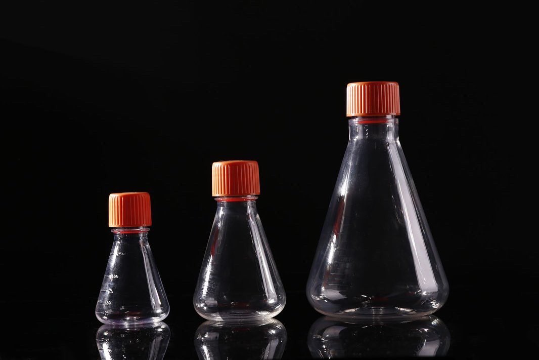 LabConsumables's tweet image. Triangular cell culture shake flask