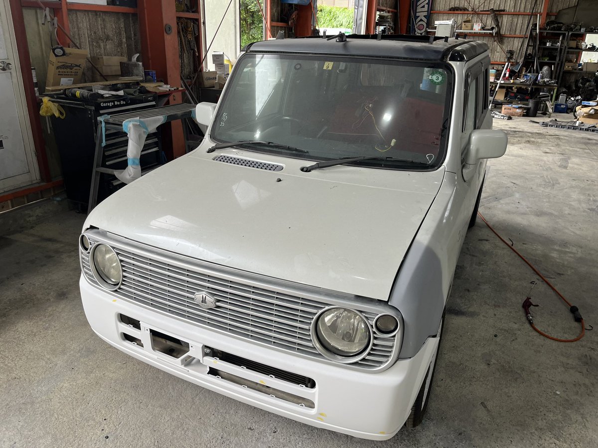 Garagebubu's tweet photo. 解体してるみたいだが…。
オールペンの準備をしてます。 https://t.co/zTPdKd9N2Y