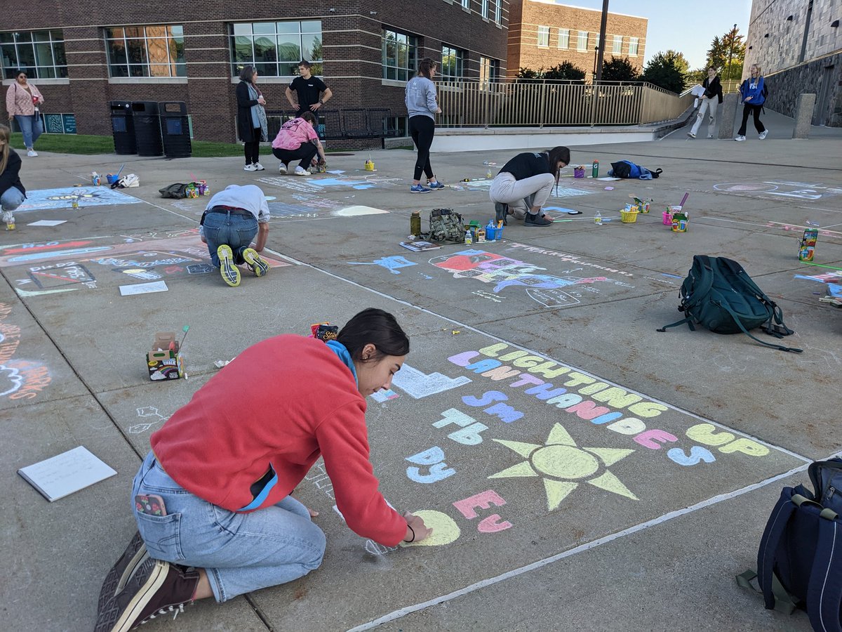 emvmiller's tweet photo. Perfect night for the first ever @GVSU Office of Undergraduate Research and Scholarship (OURS) Chalk Art Symposium!

#chalkartsymposium https://t.co/p1MbcJq024