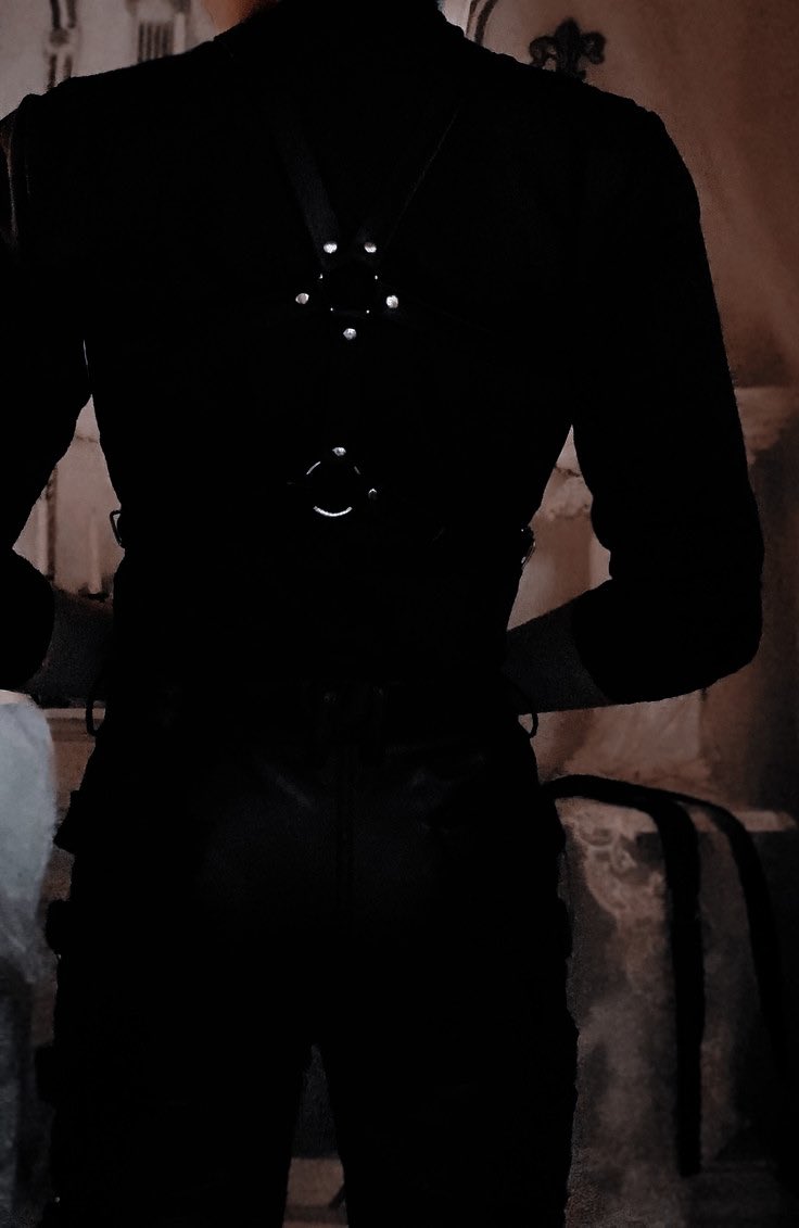 ⠀

⠀                🕷️ THEODORE 🕷️
                Y/N’s obsessive stalker 
                  temp pin / MDNI 18+
                  Non-Dating 🕷️ NSA
                            Temp FC
⠀