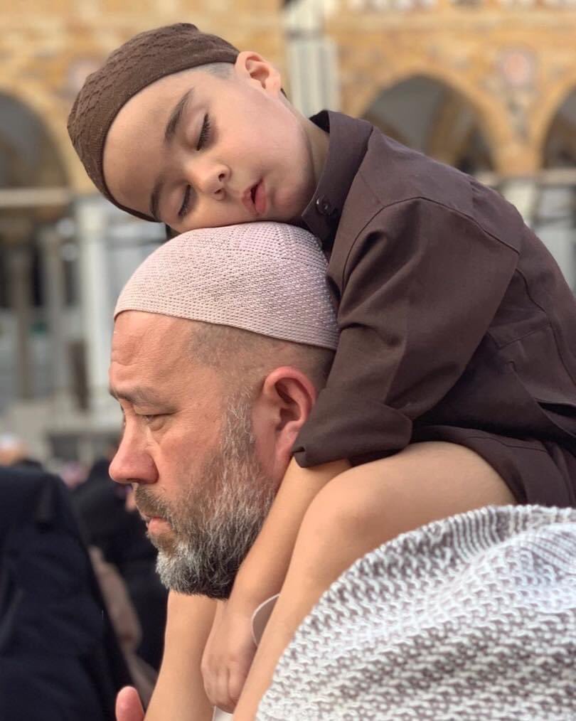 قد تستطيع سد ديون الناس جميعها
إلا دين الأب .. فمهما حاولت لن يكفي