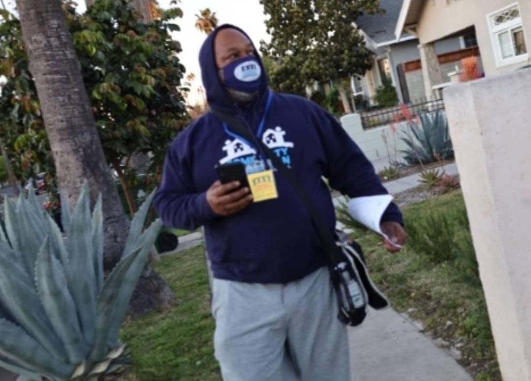 CoCoSouthLA's tweet photo. CoCo is seeking to hire part-time phone bankers and canvassers to engage community members in South LA. For more information about these positions, go to https://t.co/yXSjD9CEXH or send your resume to kirk@cocosouthla.org https://t.co/VwfcM0yKAl
