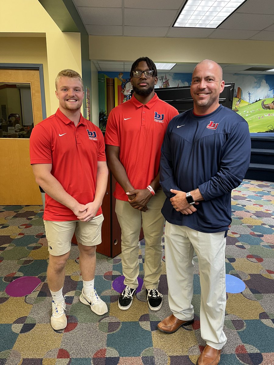 coach_swear's tweet photo. Thank you to @MsB_MCES and @columbiaeschool for allowing @BJHS_Football to participate in the Night of Family Literacy ! https://t.co/Uw4WLcnzdt