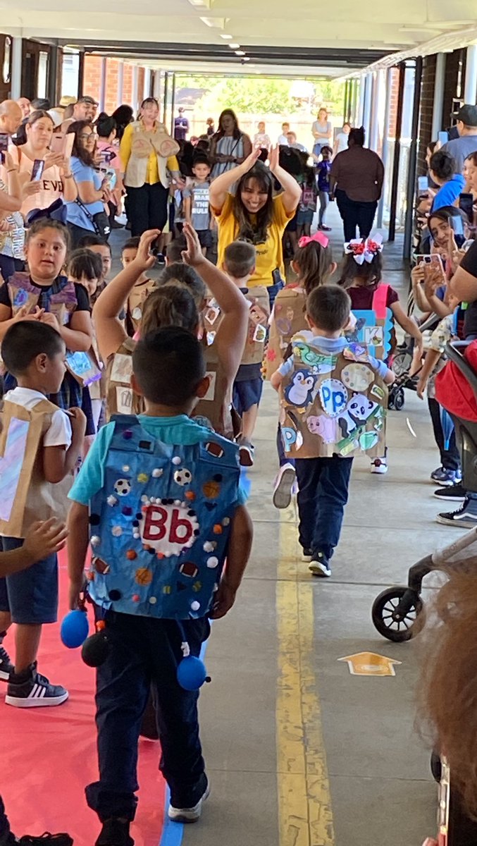 arroyoPUSD's tweet photo. Today our Kindergartners summed up their ABC Bootcamp with a Fashion Show . They were able to take a letter and showcase what they learned. Literacy is one of our key focuses at Arroyo! @PomonaUnified #ArroyoKinders #ABCBootcamp https://t.co/eCyUM3teyy