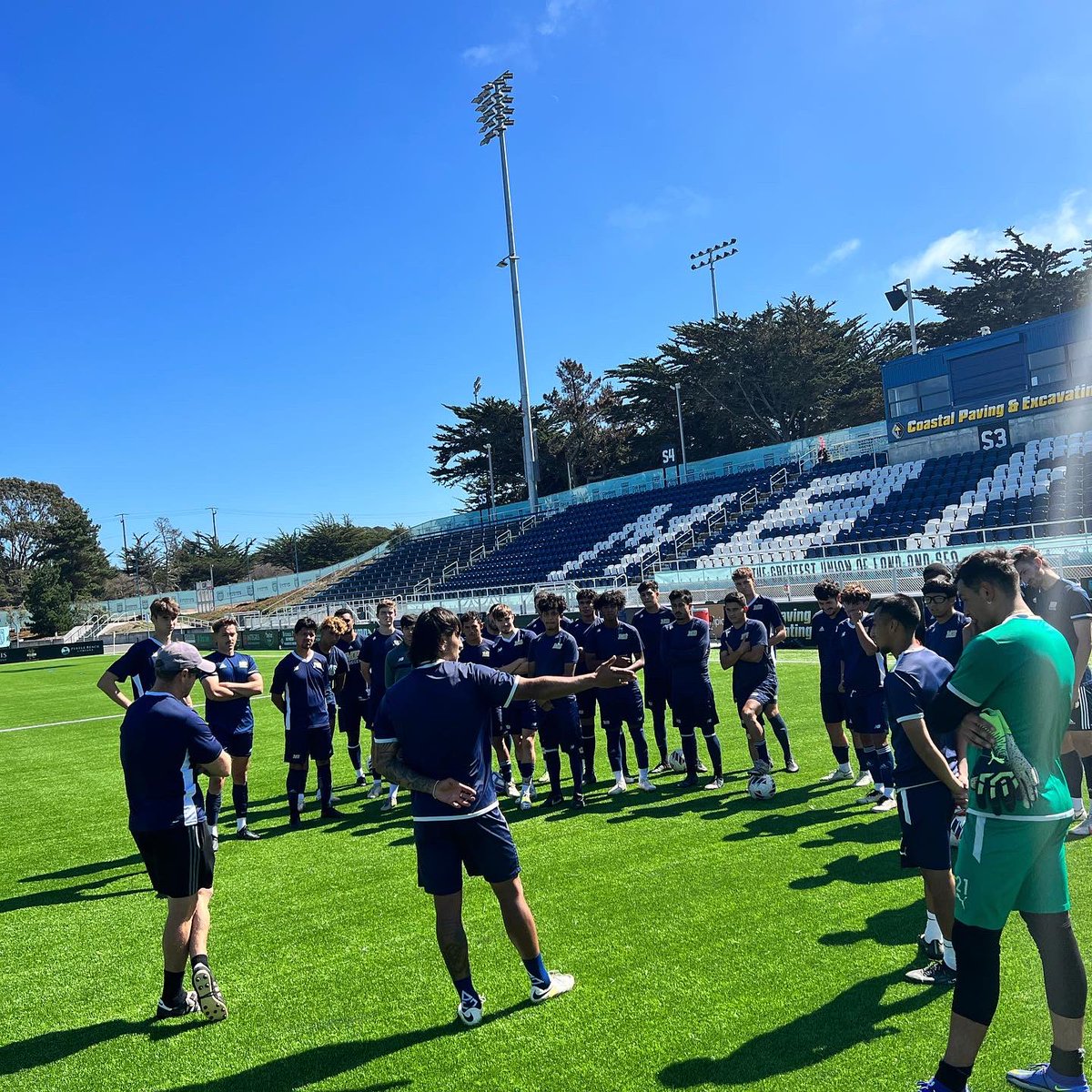 CSUMBMSoccer's tweet photo. Thank you to the 3 pro’s that took time to pass on words of advice to our group today! 2 of them being recent graduates from CSUMB. 🤩
@walmermartinez_
@adrianrebollar_
@MontereyBayFC https://t.co/AQ0gppVnSi