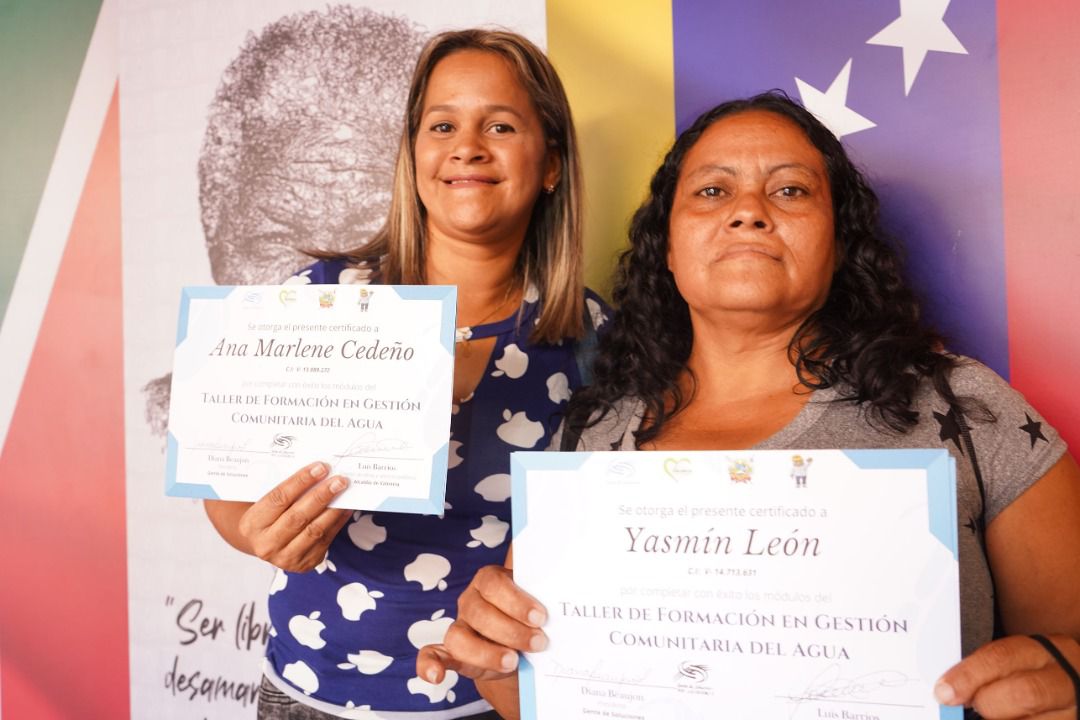 Luisbarrios2021's tweet photo. #29deSeptiembre 
Hoy compartimos con diferentes líderes sociales sobre la  formación y conservación en mantenimiento de pozos profundos de agua potable, con el propósito de concientizar a todas las comunidades del municipio.

#VenezuelaInexpugnable 
#Valencia 
#Carabobo https://t.co/Def9Vx44yH