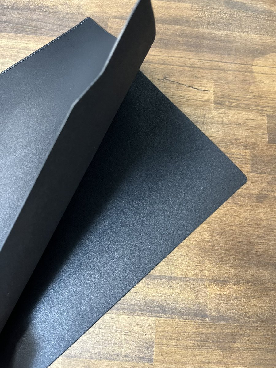 variepelli's tweet photo. variepelliのレザーファイルは独自の裏加工で書類への色移りを防止しています。

#leatherfile #filecase #書類 #A4
#variepelli #仕事 #leather https://t.co/uBuAaIhL06