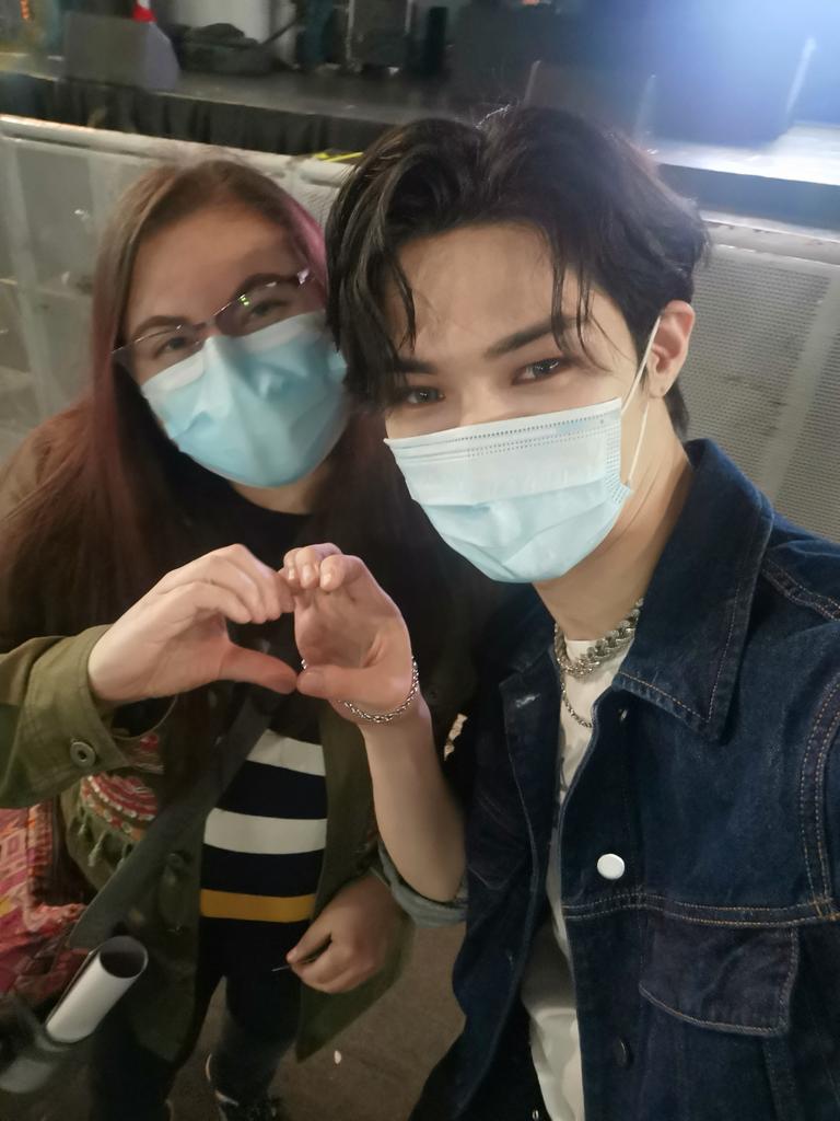 h4gyeom's tweet photo. ESTOY EN SHOCK, AYUDA KFBDKDKS LOS AMO MUCHO https://t.co/QZEwsejPZA