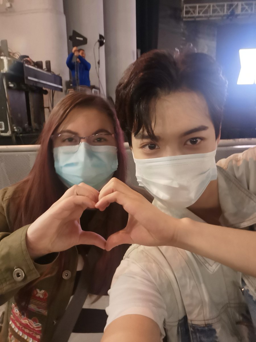 h4gyeom's tweet photo. ESTOY EN SHOCK, AYUDA KFBDKDKS LOS AMO MUCHO https://t.co/QZEwsejPZA