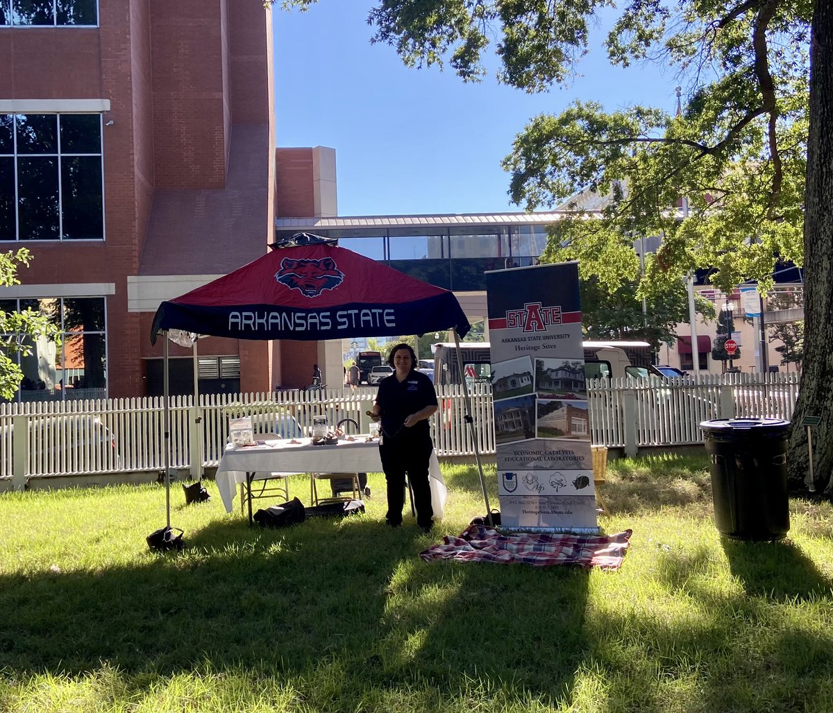 DyessCash's tweet photo. A beautiful day at the Old State House Museum telling people about our A-State Heritage Sites! @stfmuseum @Lakeport_Plant https://t.co/jVAa9ozcoz