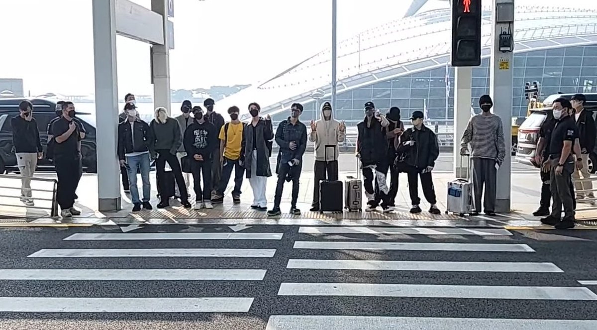 wonubliss's tweet photo. have a safe flight to thailand, seventeen 🤍✈️🫶 https://t.co/6aWJGRumhS