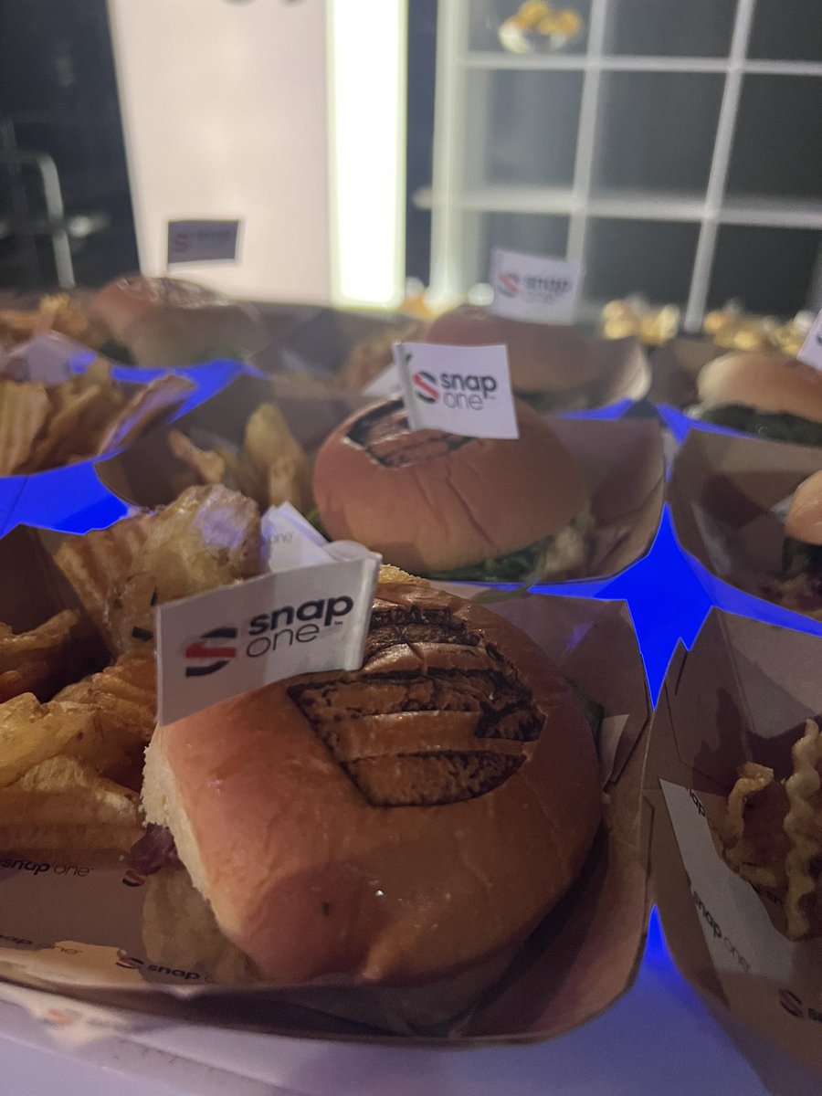 JessPass4's tweet photo. The @Snap_One_ partner party is 🔥 #CEDIA22 https://t.co/10lNhryouE