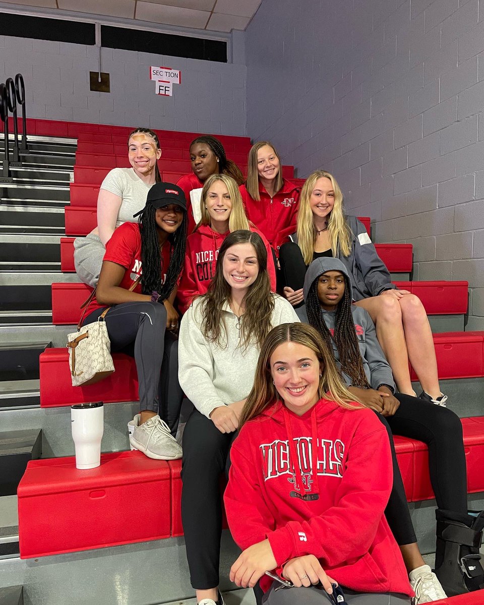 Nicholls_WBB's tweet photo. Always happy to support @Nicholls_VB 

Let’s go Colonels!!

@GeauxColonels https://t.co/4Ahq4dR4lu
