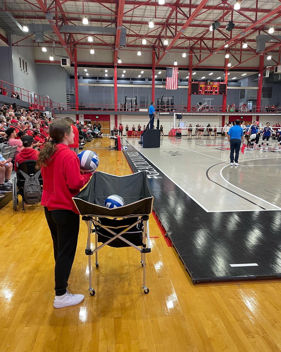 Nicholls_WBB's tweet photo. Always happy to support @Nicholls_VB 

Let’s go Colonels!!

@GeauxColonels https://t.co/4Ahq4dR4lu
