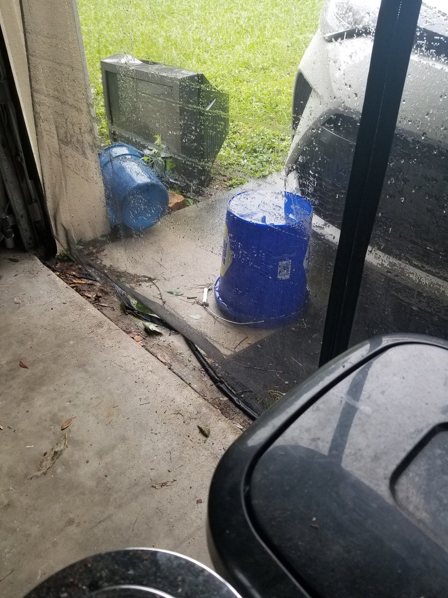 Mezmirize13's tweet image. My bucket moved 6 inches, it was a terrible storm. @swindybeat @GanceKenal @Wekless @emibuuni