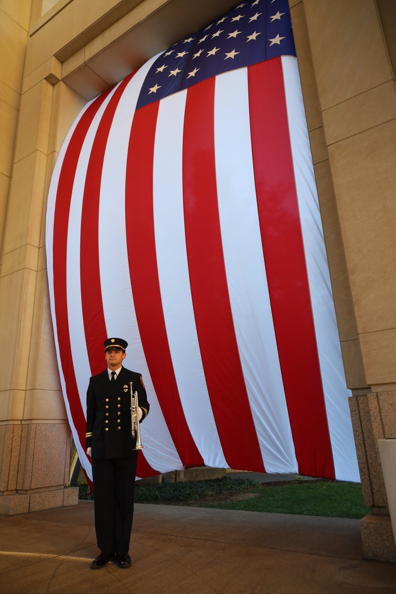 IFD_NEWS's tweet photo. Many👏to members of the joint Honor Guard, #CTFR Bugler, Airport Fire Chief Fred Pervine, #IDHS Director Joel Thacker, State Fire Marshal Stephen Jones, Chief Charles Connelly, IFCA &amp; @indypspd for their support &amp; participation at the #PFFUI Fallen Firefighters Annual Remembrance https://t.co/EkIqcBdXrK