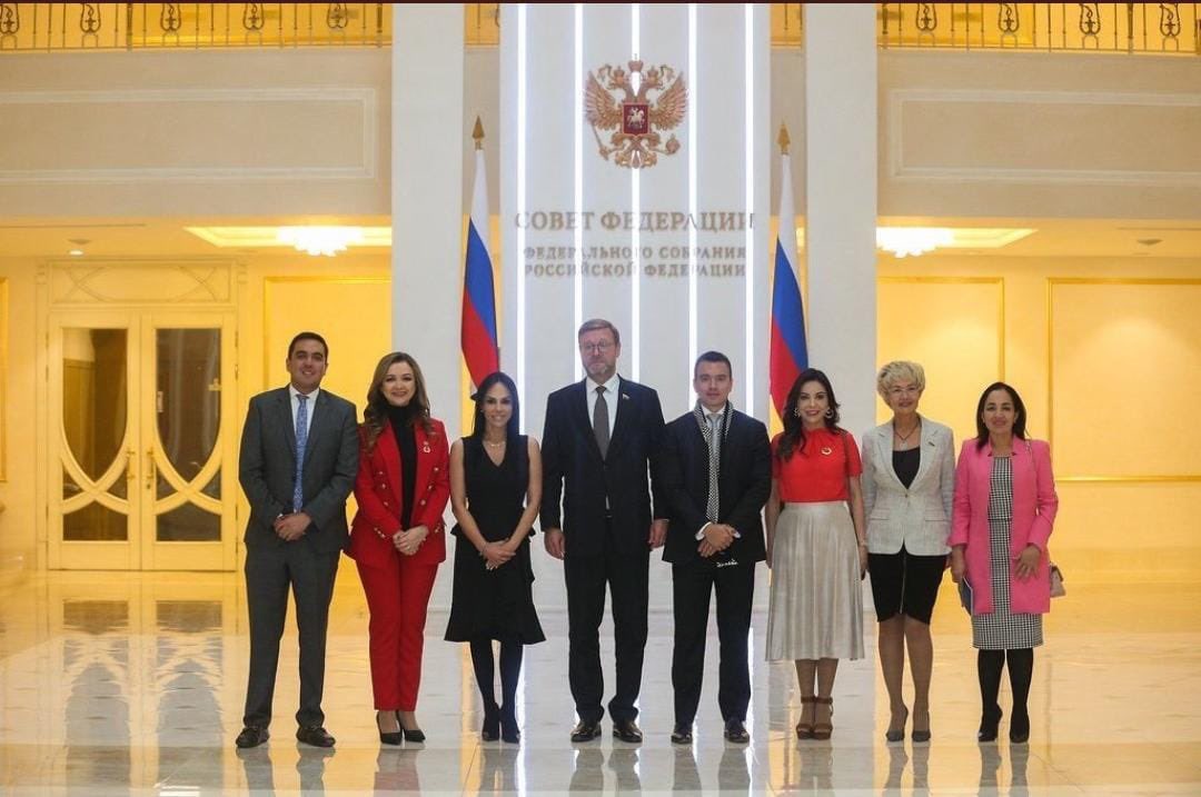 VillaFernando_'s tweet photo. Mientras el mundo repudia y condena al gobierno de Rusia, por la invasión y el genocidio en contra del pueblo ucraniano, legisladores de Ecuador viajaron a Moscú y rindieron pleitesía al régimen asesino de Putin.Atención @ONU_es @ZelenskyyUa @LassoGuillermo https://t.co/JFIIIzJkt7