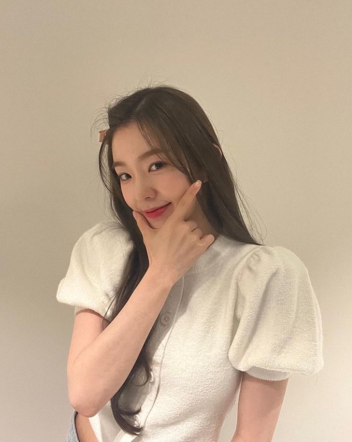 yoongspov's tweet photo. - eat with irene
> @rvnaver 

레드벨벳 아이린 #IRENE #아이린 @RVsmtown https://t.co/YpZ97m6tg5