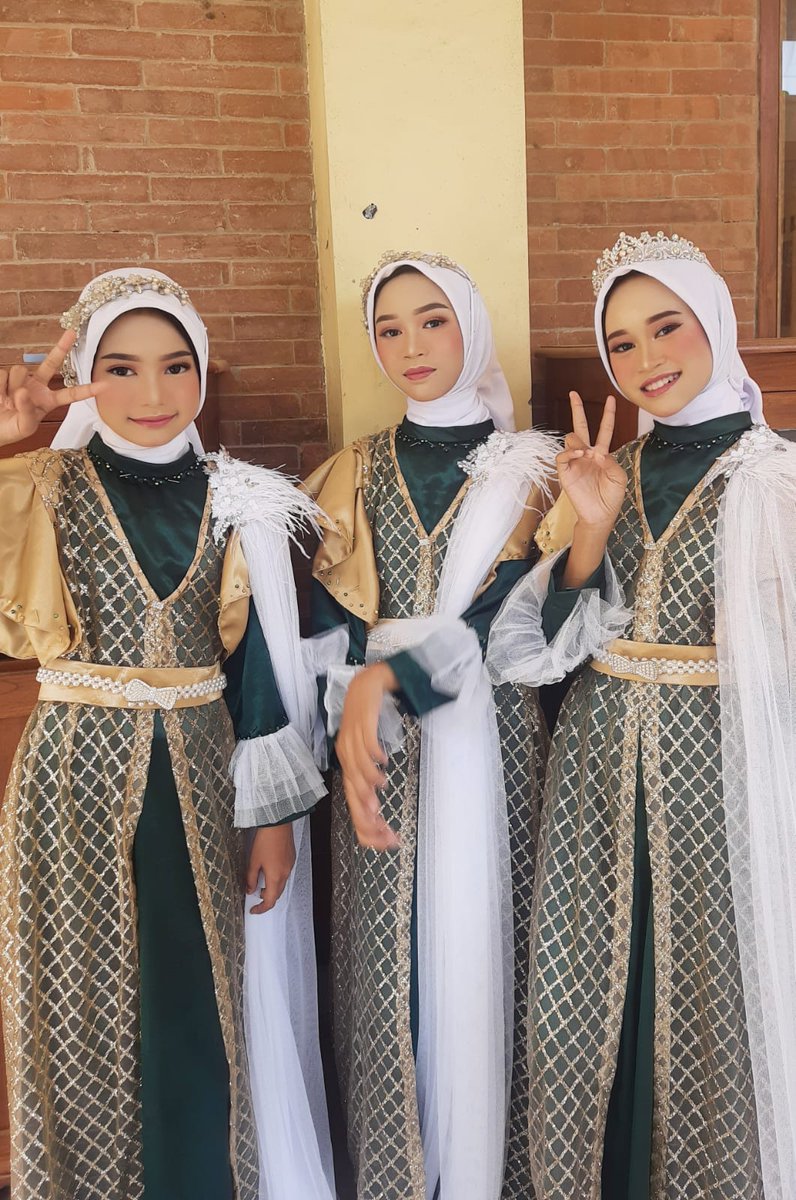 tytarias's tweet photo. Alhamdulillah, #SDUT Bumi Kartini juara 1 Lomba #Rebana tingkat Kabupaten, dan berhak mewakili Jepara ke tingkat Provinsi.
Make-up putri by #TytaRias https://t.co/8Bv0UbyUgD