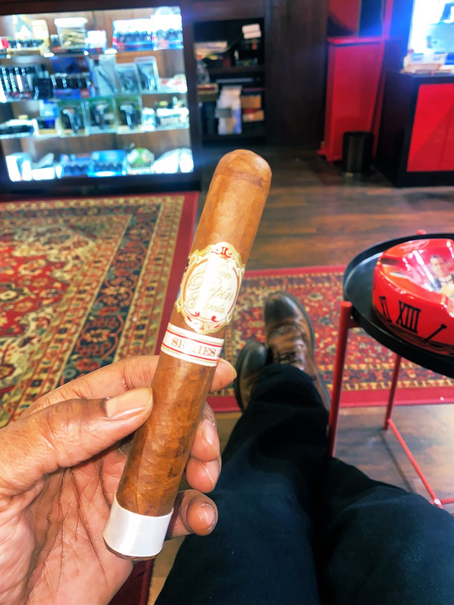 KnicksnCigars's tweet photo. Pregame stick: White Series Don Pepin Garcia.

Muy Delicioso ! 

#ThursdayNightFootball #DolphinsvsBengals #DonPepin #PSSITA https://t.co/zAzllyOpaw