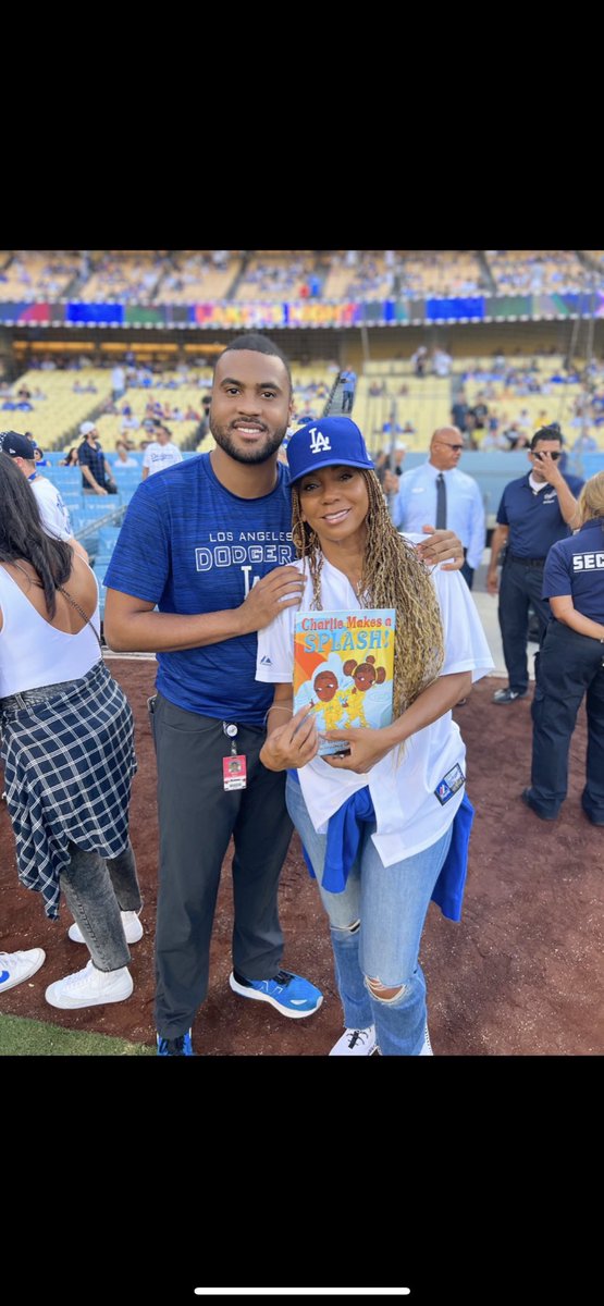 hollyrpeete's tweet photo. Do you have “Charlie Makes a Splash!?” yet? Get one for your child’s personal library, school library,..
Or maybe just for a family you know that’s recently #autism diagnosis🙏🏾
💦📚👦🏽👧🏽🤿☔️🏄🏾‍♀️🌊🛁💙#ChildrensBooks #autismacceptance #CharlieMakesASplash 
⬇️
https://t.co/K3GFAJyEG6 https://t.co/6Z6mt4HX7g