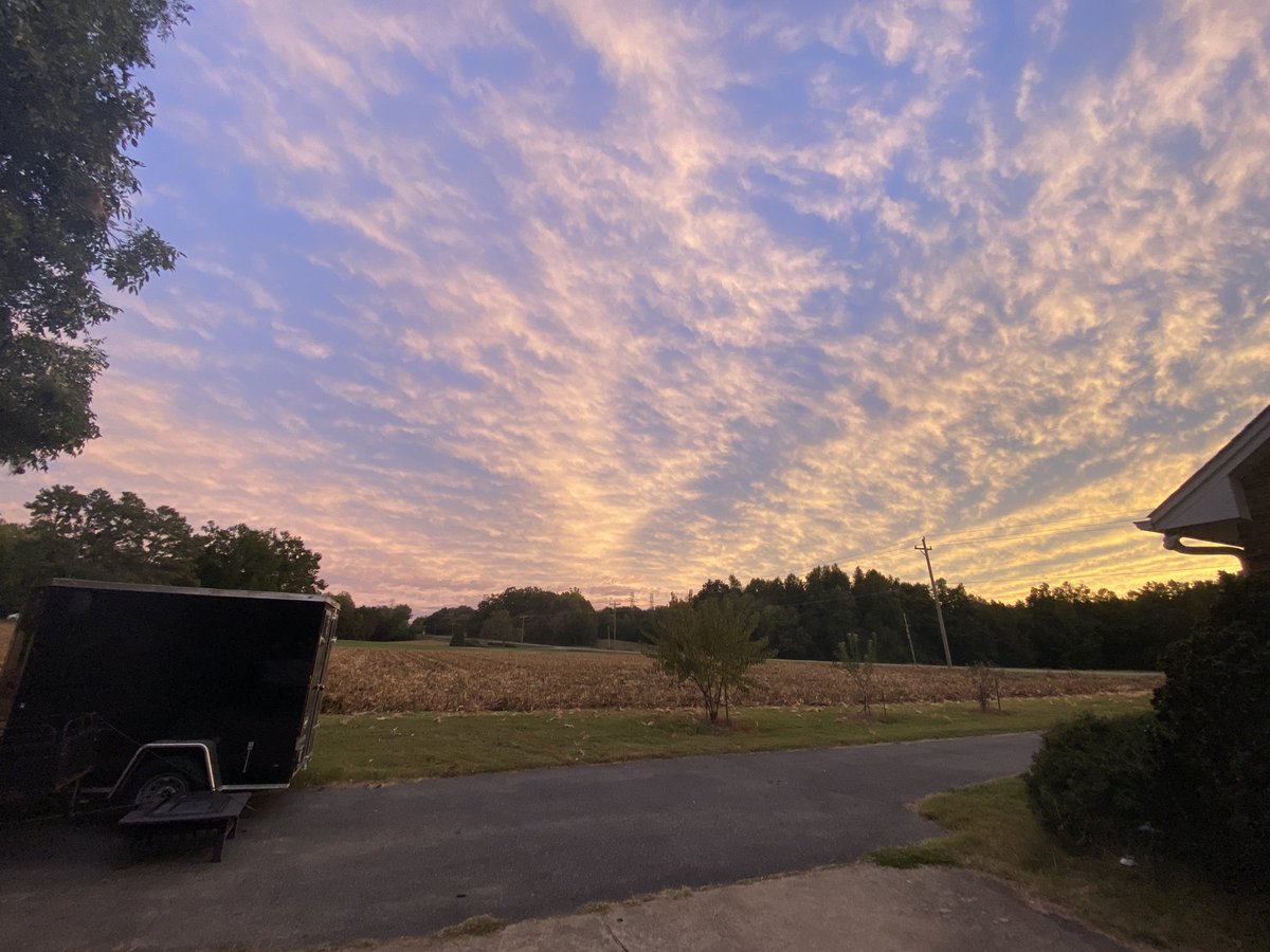 jrstrauss's tweet photo. @EJSbrocco Was beautiful here in Elon too! ❤️ https://t.co/6trQ7UNtRH
