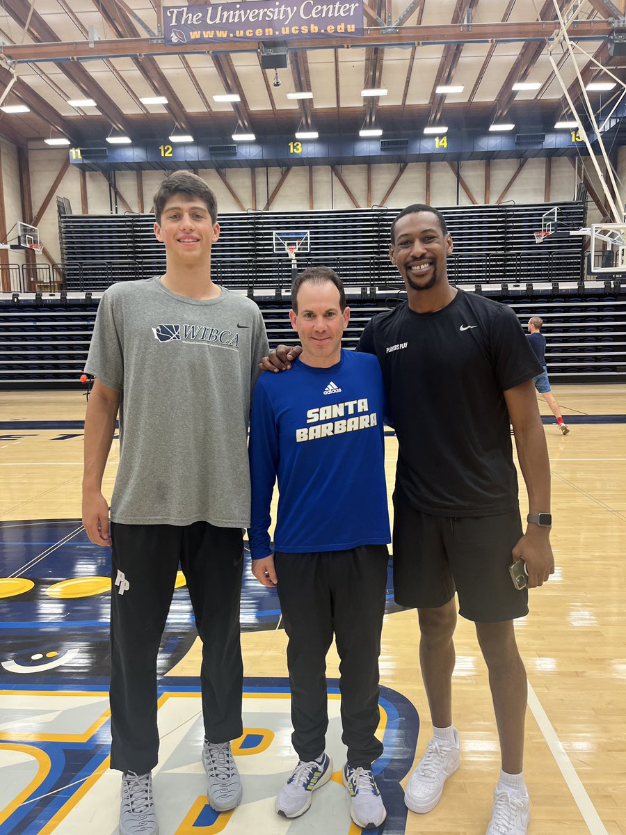 pearsoncarm2024's tweet photo. After a great unofficial visit to @UCSBbasketball. I’m blessed to receive an offer. Thank you coach @Joe_Pasternack and the staff for believing in me. @BrandonCyrus4 @Playersplayca @summithighhoops @PrepHoopsOR https://t.co/knSbQOf5oj