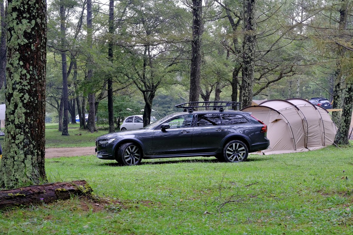 kc3613mk7's tweet photo. v90cc、森に似合う
#五光牧場
#キャンプ
#愛車
#ボルボ
#v90cc https://t.co/zKjKiBVXEe