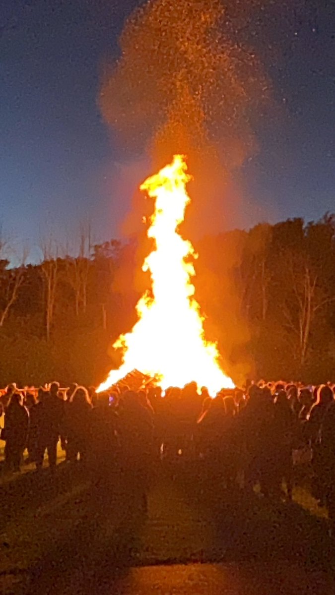 RushAthletics's tweet photo. Homecoming bonfire 2022 🔥 https://t.co/6uyAAuFdZ3