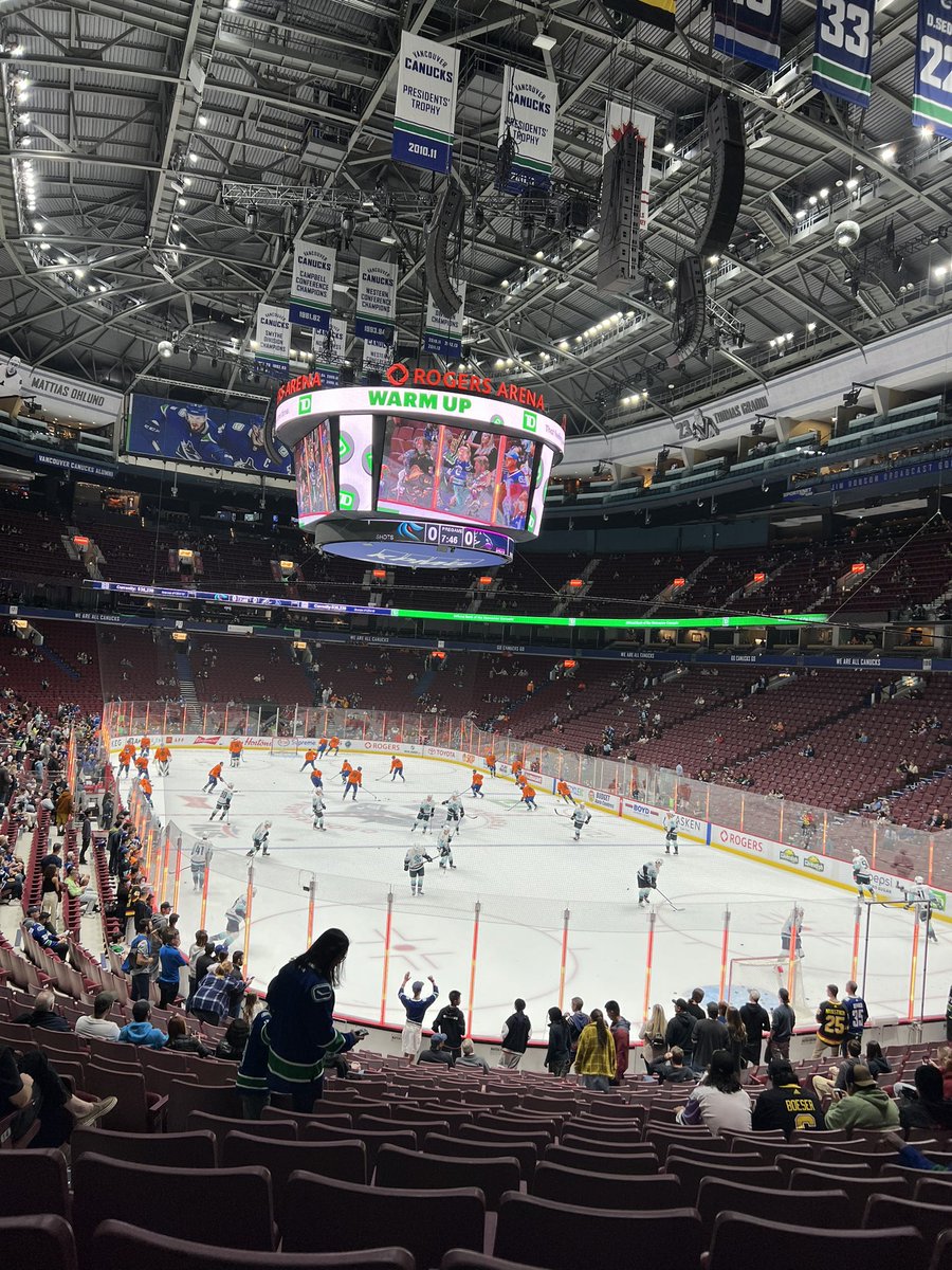 moffatjustin1's tweet photo. Finally home. @Canucks #Section113 https://t.co/iOPhNerLyD