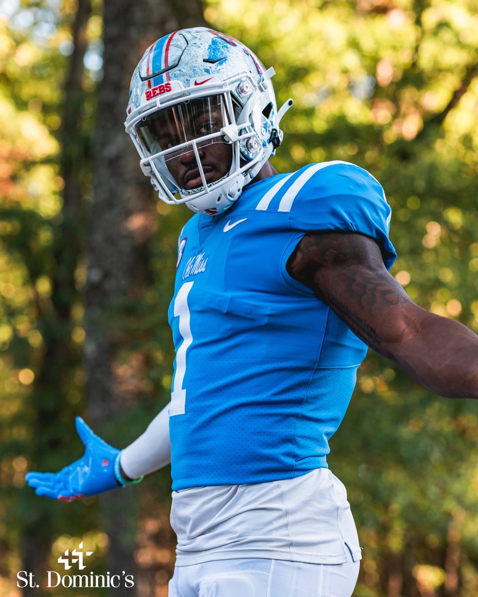 OleMissFB's tweet photo. Fresh threads for Saturday 🥶

#DripInTheSip | #HottyToddy https://t.co/8qdL6PNeOP