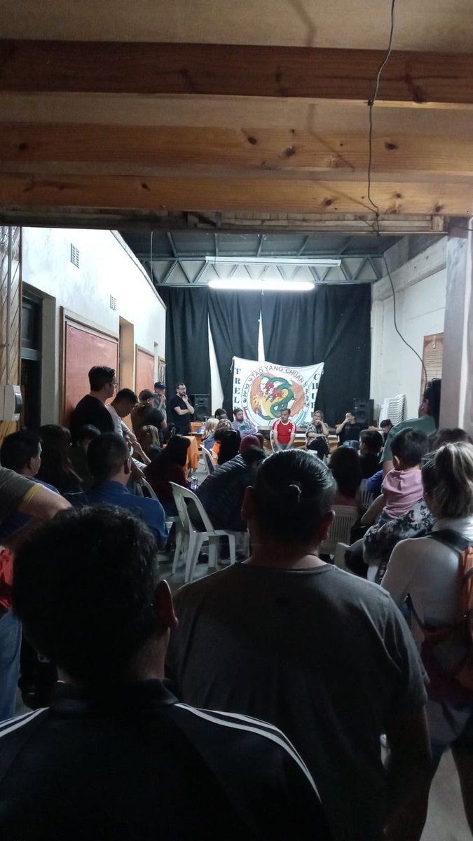 frenteperontw1's tweet photo. Hoy junto a compañeros y compañeras de nuestra agrupación analizamos la realidad social y política de nuestra ciudad ! Siempre es lindo escucharnos ✌️#Trelew https://t.co/n68Z3wSQMT