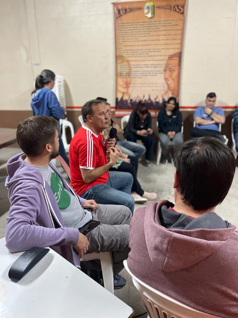 frenteperontw1's tweet photo. Hoy junto a compañeros y compañeras de nuestra agrupación analizamos la realidad social y política de nuestra ciudad ! Siempre es lindo escucharnos ✌️#Trelew https://t.co/n68Z3wSQMT