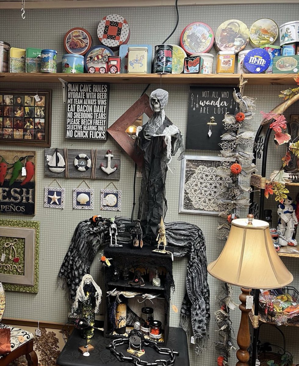 Avalos02Ann's tweet photo. Get into the spooky season spirit with some of these super fun items from @boxesfromattic ! October 1st, you don’t want to miss out! If mention my name at checkout, I will receive 10% of the sale! #NIL #influxer #corpuschristi #antiques #collectibles #studentathlete @INFLUXERAPP https://t.co/khlt0omhMd