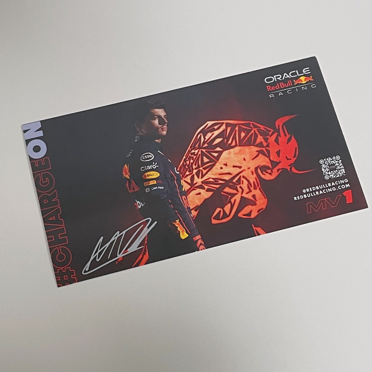 F1Newfan's tweet photo. 오늘은 맧1의 생일인데 선물은 뉴팬이 받게 된 감동 실화에 대하여😆😍
센스만점 주황 봉투에 담겨 도착한 드라이버카드🧡 마음을 담아 나눔해주신 써니님(@SunnyRaceUp) 정말 감사드려요🧡 카드가 손상될라 하드보드지에 안전 포장해주셔서 감동의 눈물을 흘렸답니다😭소중하게 보관할게요!감사합니다 https://t.co/ef6e4WKkT9